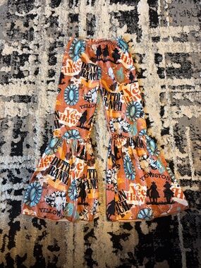 Yellow stone Bell Bottoms Size 7/8